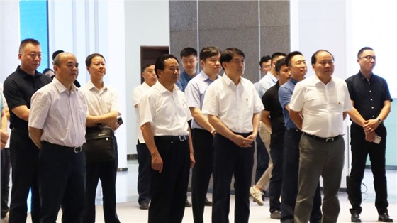 長(zhǎng)沙市委常委、市委組織部部長(zhǎng)張宏益一行調(diào)研國家網(wǎng)絡(luò)安全產(chǎn)業(yè)園區(qū)（長(zhǎng)沙），并參觀我司布展的園區(qū)展示推廣中心項(xiàng)目